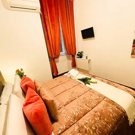 Πανσιόν Colosseum Luxury 4*